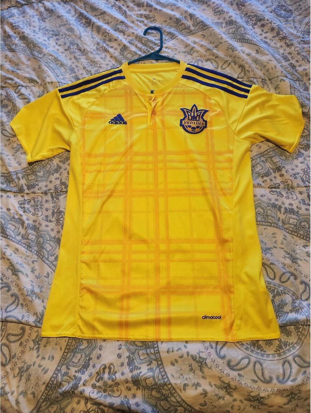 Ukraine 2016/2017 Rare Home Soccer Jersey Size M
